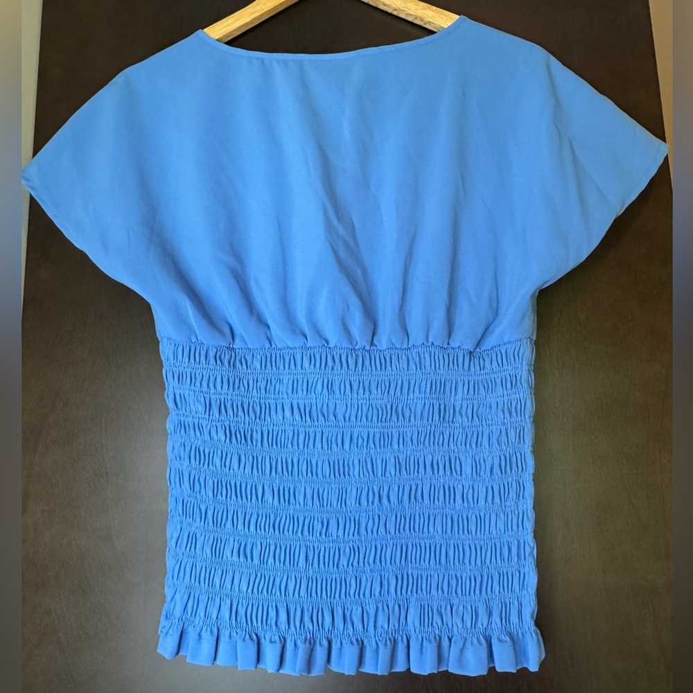 NWOT APOSTROPHE Blue Button-Detail Top - Picture 5 of 7